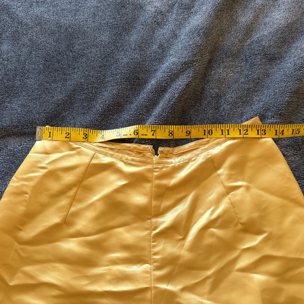 Wide-Leg Gold Silk/Sartin Pants - Picture 2 of 3